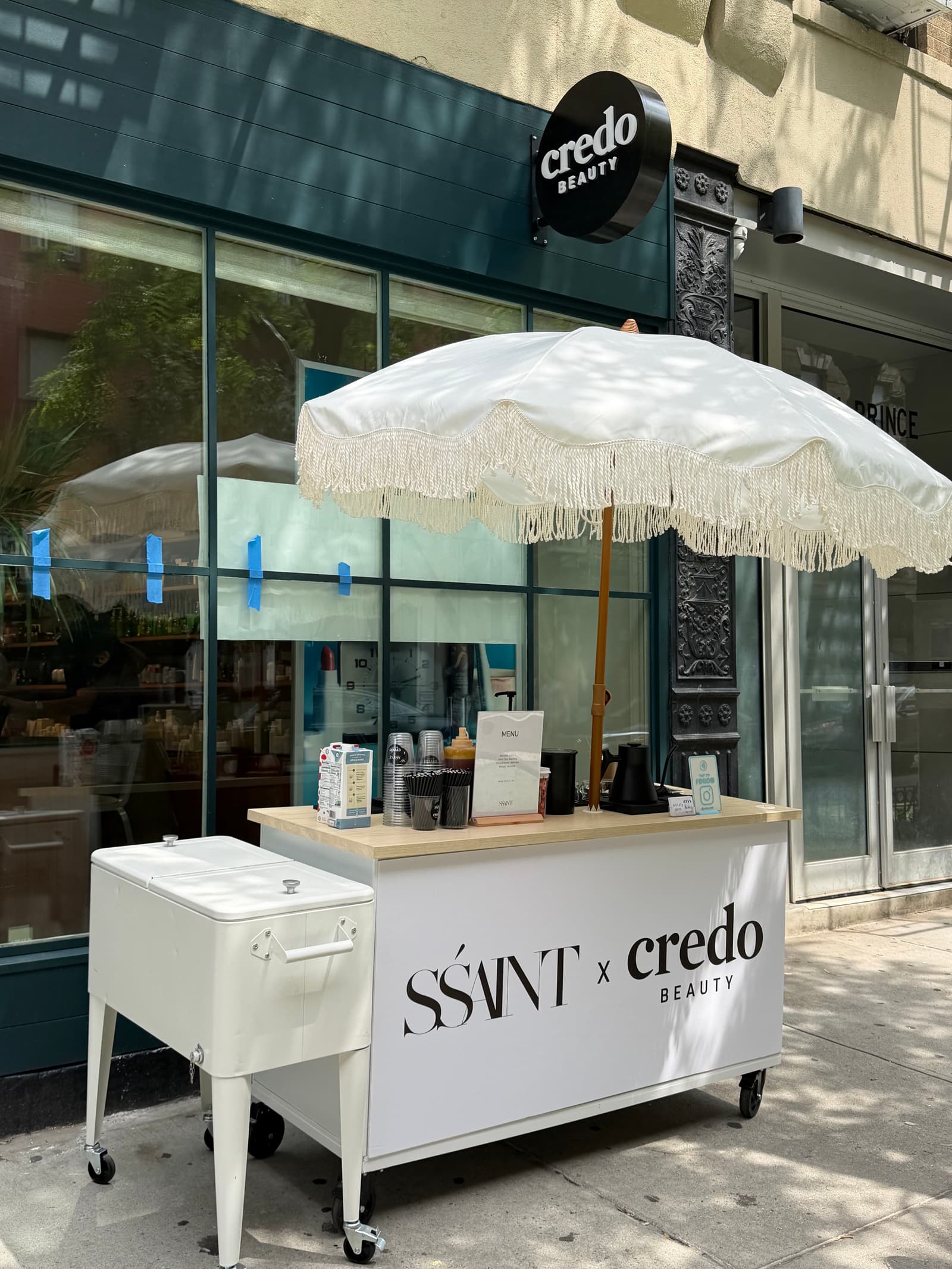 Melu's Cafe Profile mobile cart